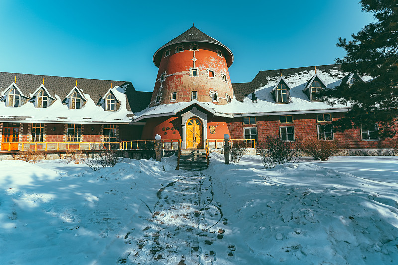 冬季中哈爾濱伏爾加莊園城堡酒店之晨圖片素材