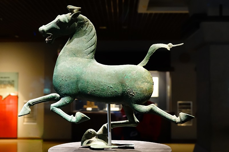 甘肅省博物館：馬踏飛燕 銅奔馬 馬超龍雀圖片素材