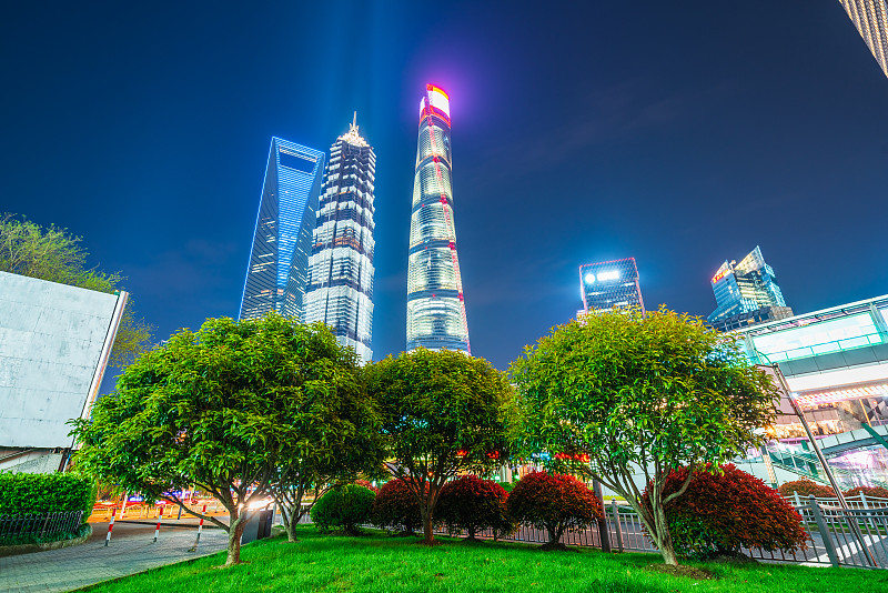 上海浦东陆家嘴金融区夜景图片