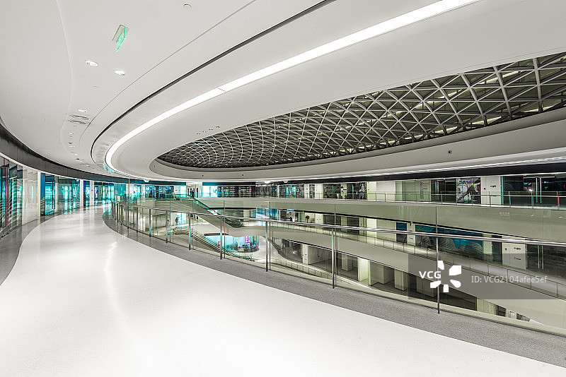北京新地标建筑银河SOHO商场中庭内部图片素材