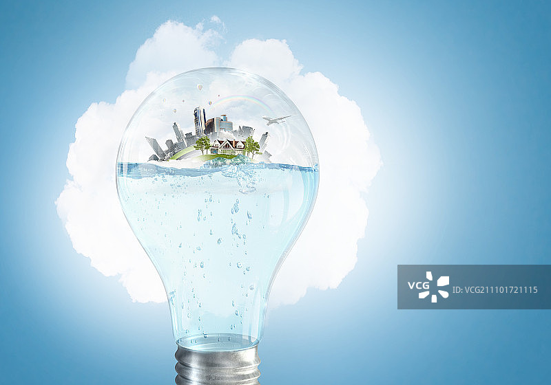 全球气候变暖的概念。玻璃灯泡，里面有水和城市景观图片素材