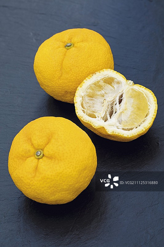 柚子(一种来自日本的柑橘类水果)图片素材