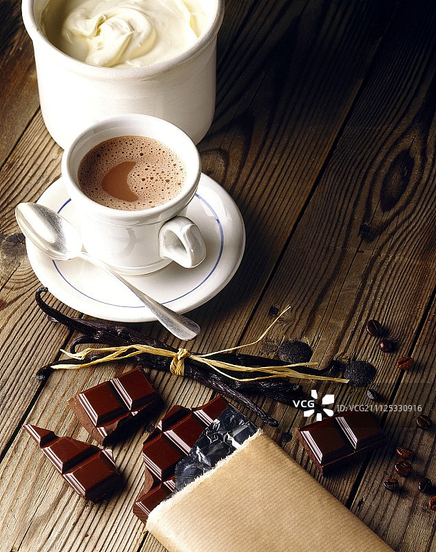 热巧克力和碎巧克力图片素材