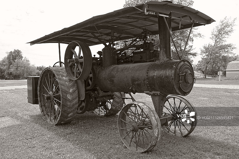 20世纪初的拖拉机图片素材