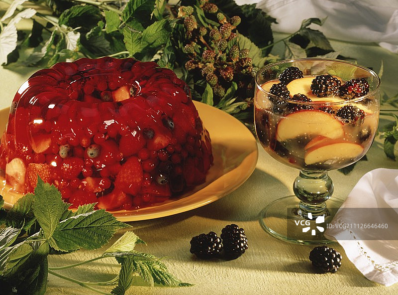 黑莓油桃奶油和果冻图片素材