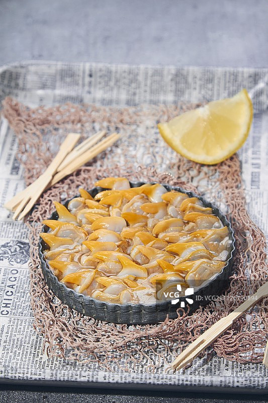 加利西亚的贻贝配木叉和柠檬图片素材