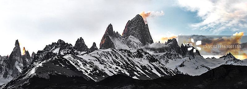 托雷斯德尔佩恩的雪峰图片素材