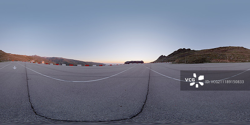 360掳 HDRI showing an asphalt road in the mountains in Spain图片素材
