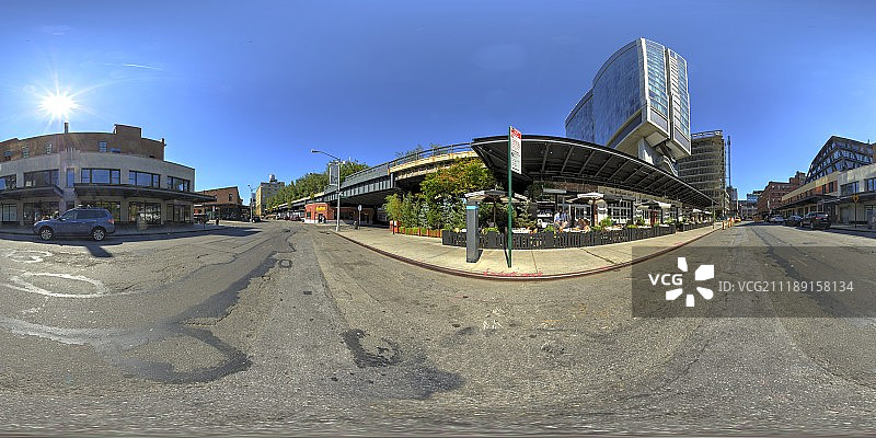 360掳 HDRI showing a city street with commercial buildings in United States图片素材
