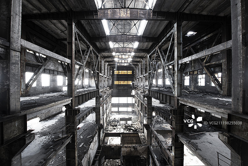 上海阳光照耀工厂厂房废墟废楼室内场景图片素材