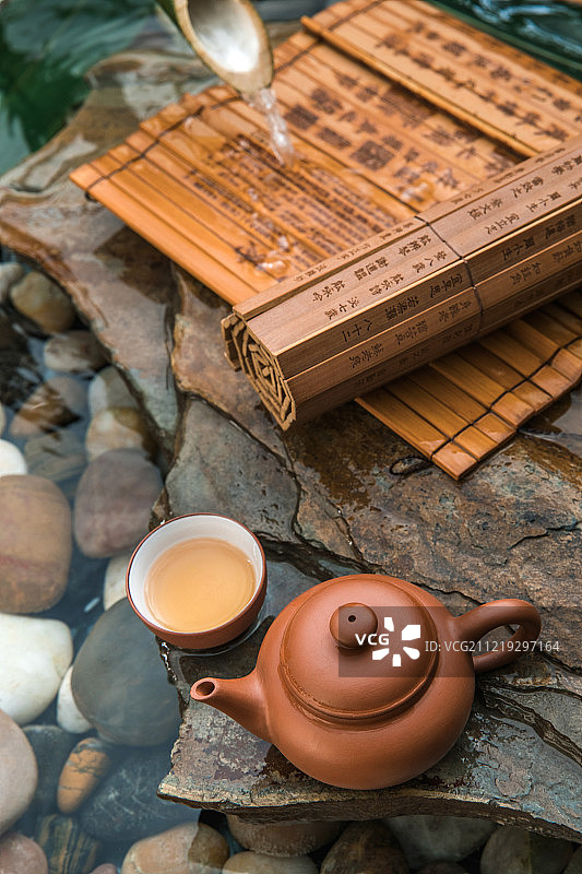 茶壶和竹简图片素材