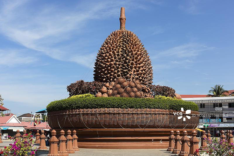 榴莲纪念碑，有巨大的榴莲水果雕像，贡布，柬埔寨，亚洲图片素材