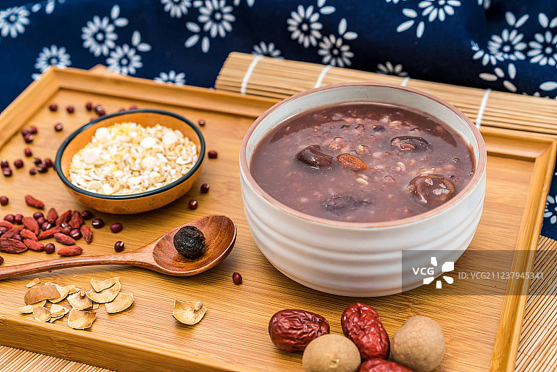 中国传统美食腊八粥和各类健康谷物图片素材