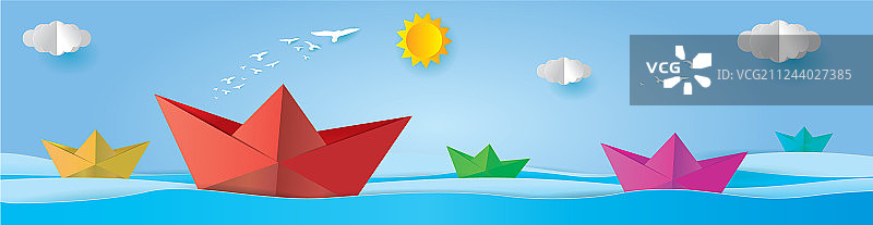 风景纸折纸船在海洋中航行图片素材