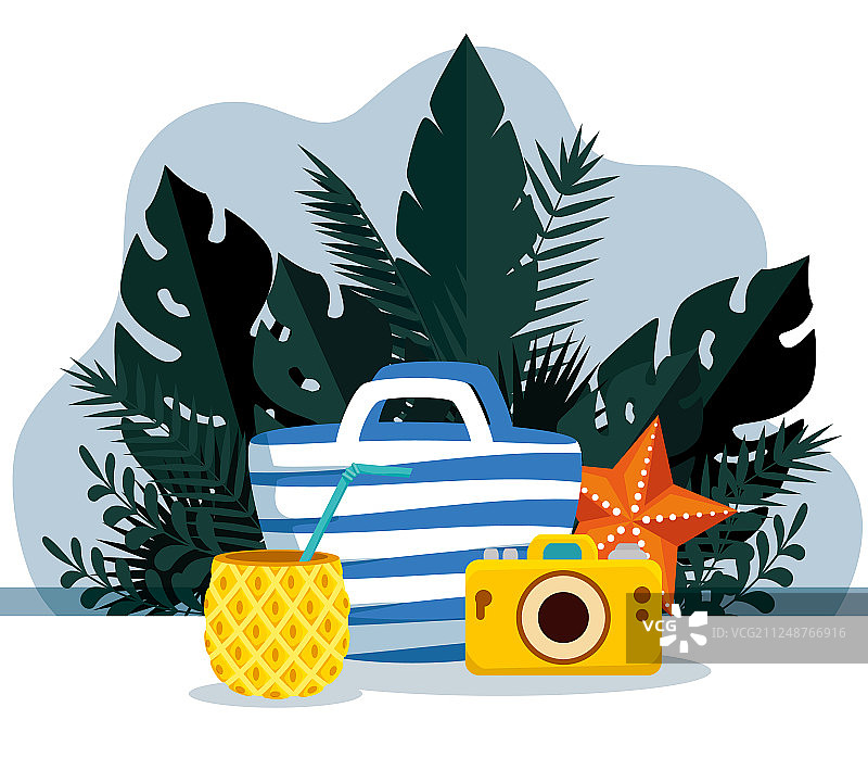 菠萝饮料与钱包和热带树叶图片素材