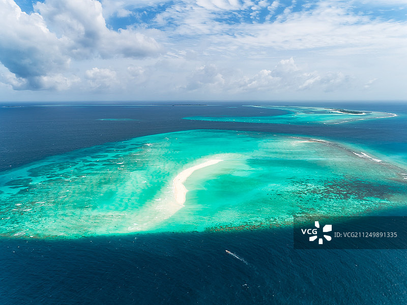 印度洋马尔代夫拖尾沙滩航拍视角图片素材