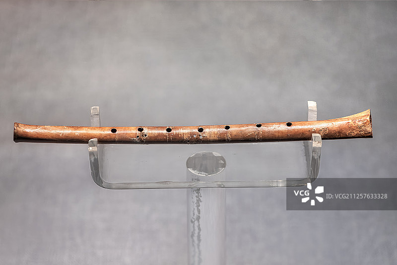贾湖骨笛，新石器时代距今9000年，中国最早的乐器河南博物院图片素材