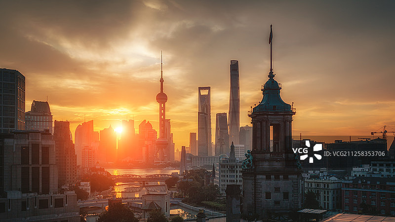 上海清晨城市风光图片素材