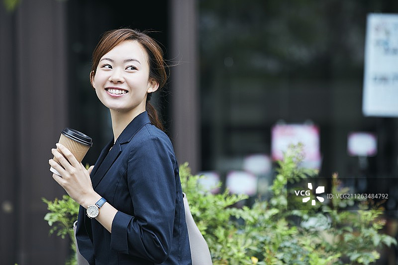 年轻的日本女商人图片素材