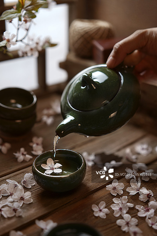 中国风 花 茶 流水 窗前 木 氛围 古风 杯盏 茶壶 悠闲图片素材