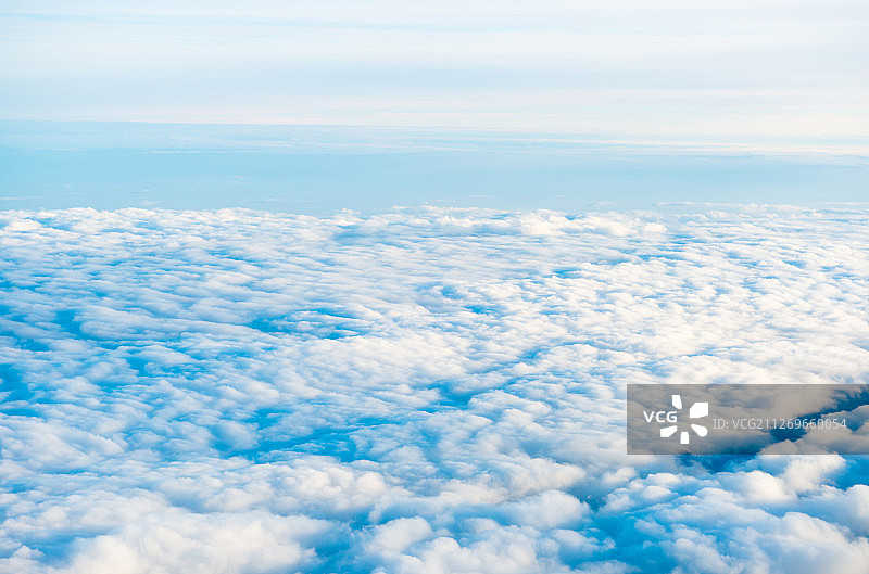 蓝天上的白云图片素材