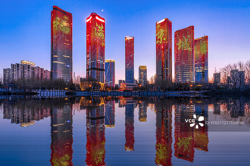 春节，北京望京绿地中心的灯光秀图片素材