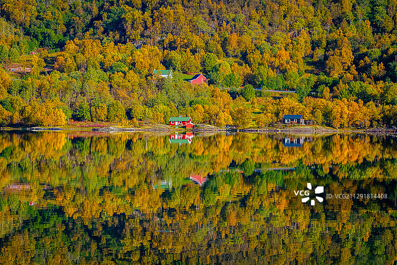 挪威波肯斯的秋天风景图片素材
