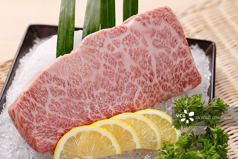 日本料理定食牛肉图片素材