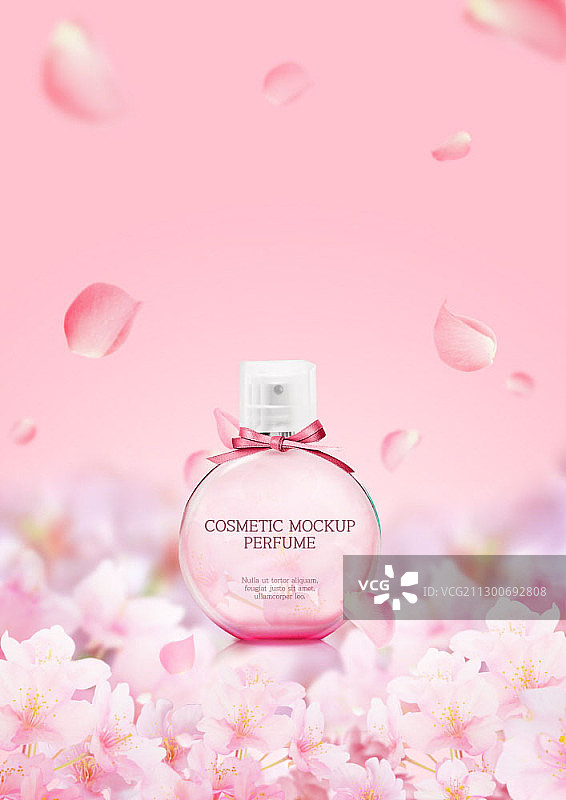 樱花和粉红色香水瓶复合图片素材