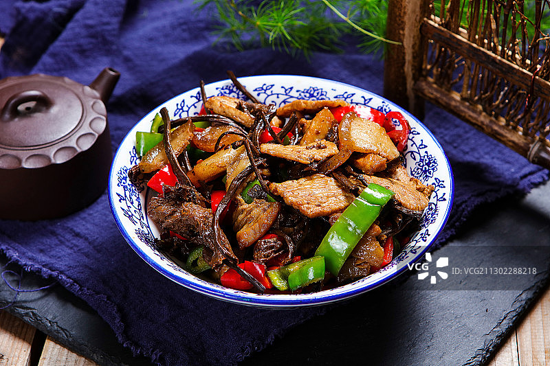 中国菜茶树菇炒肉图片素材
