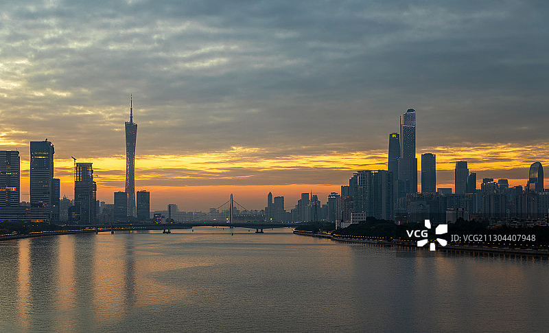 黄昏日落广州琶洲珠江城市天际线建筑都市风光经济商务贸易金融区图片素材