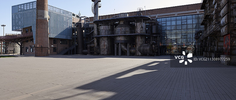 北京798艺术区后现代工厂遗迹和广场图片素材