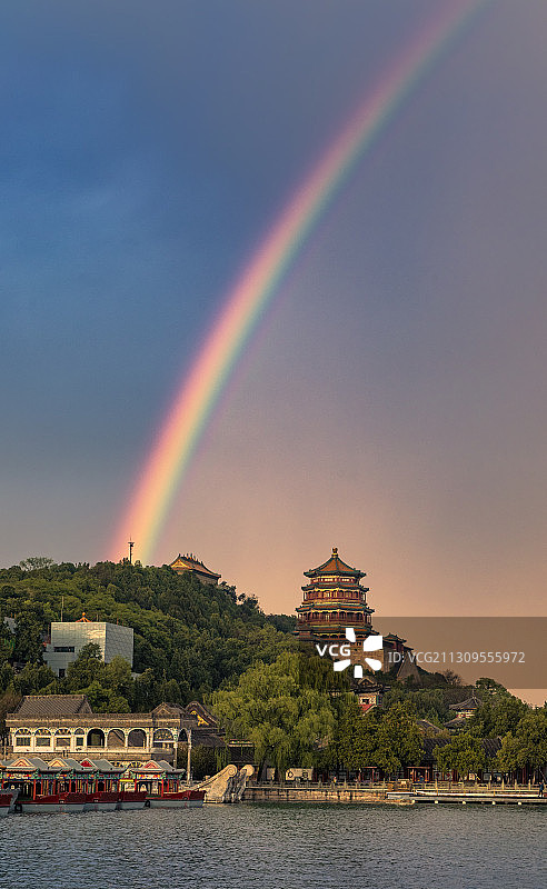 北京颐和园万寿寺雨后的彩虹图片素材
