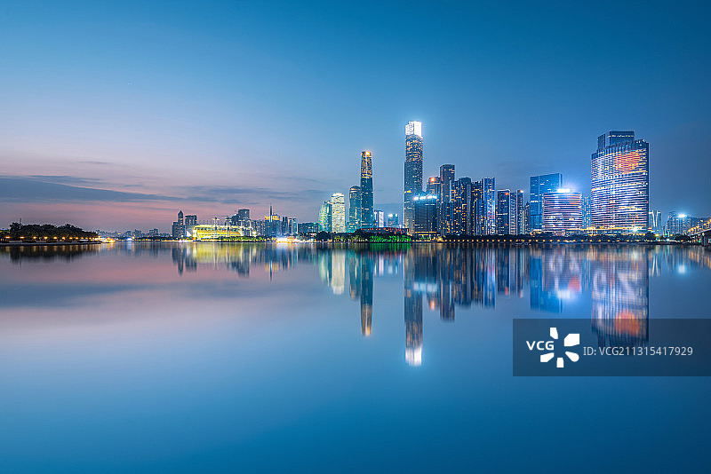 广州城市天际线珠江日落夜景图片素材