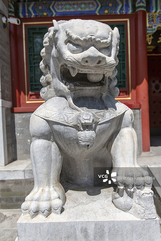 北京方家胡同门前石狮图片素材