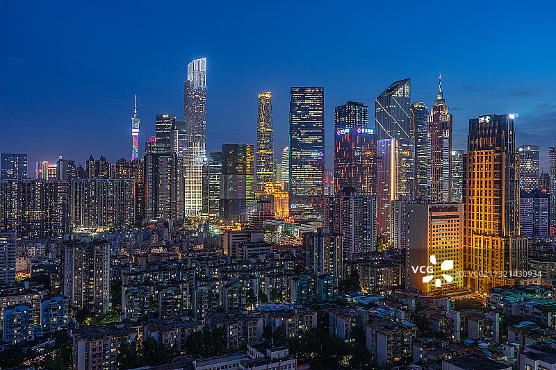 中国广州天河珠江新城商务区夜景天际线图片素材