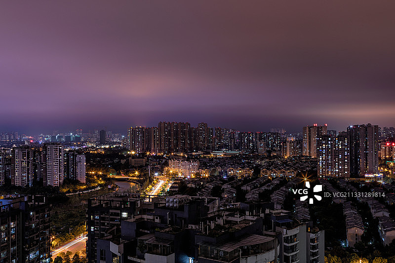 中国四川省成都市温江区城市风光夜景图片素材