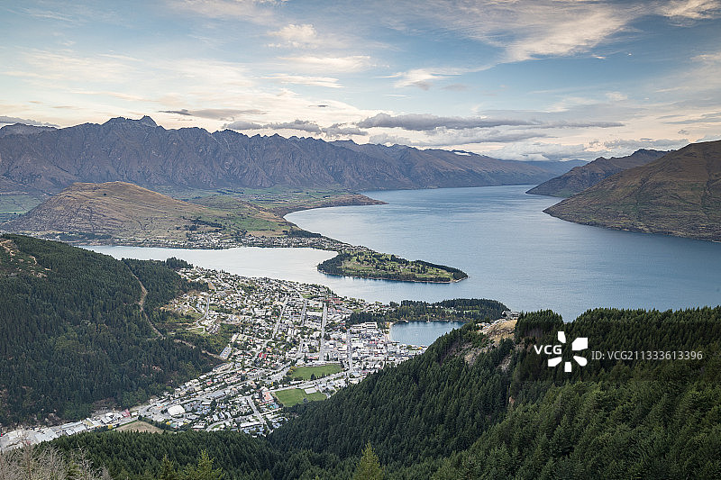 新西兰南岛皇后镇瓦卡蒂普湖图片素材