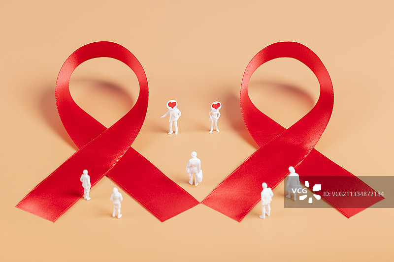 微缩创意红丝带艾滋病HIV符号关爱爱心防治宣传图片素材
