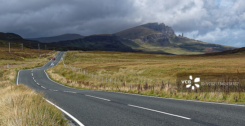 风景的道路，山对天空，斯凯，英国，英国图片素材