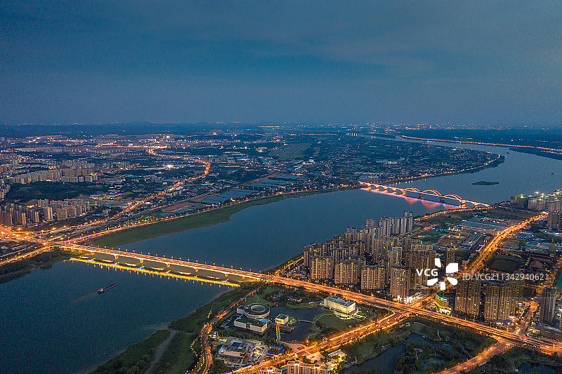 湖南省长沙市湘江桥梁航拍夜景图片素材