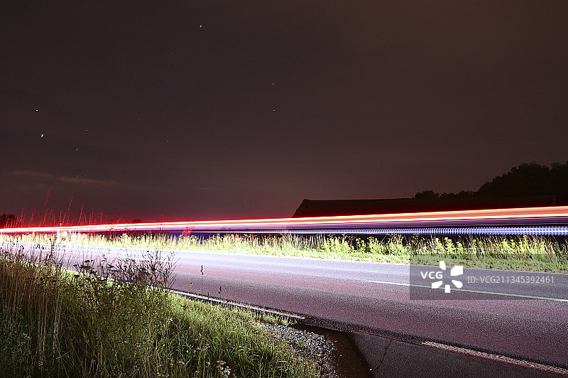 德国，夜晚小路上的灯光图片素材