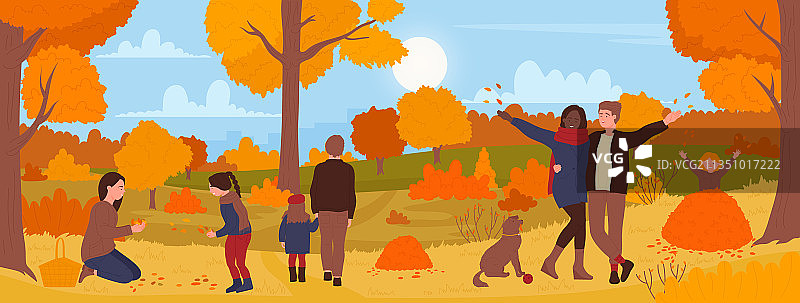 人们喜欢在秋天公园的自然景观中散步图片素材
