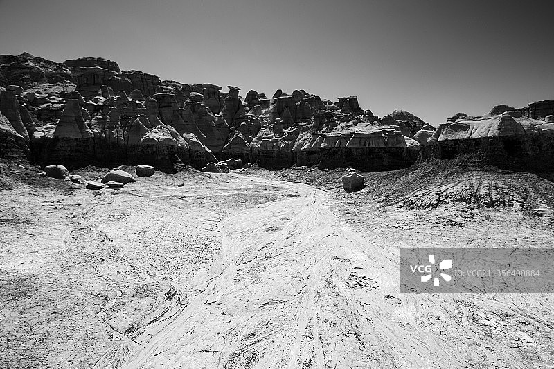 美国新墨西哥州布卢姆菲尔德，岩石在晴朗天空下的风景图片素材