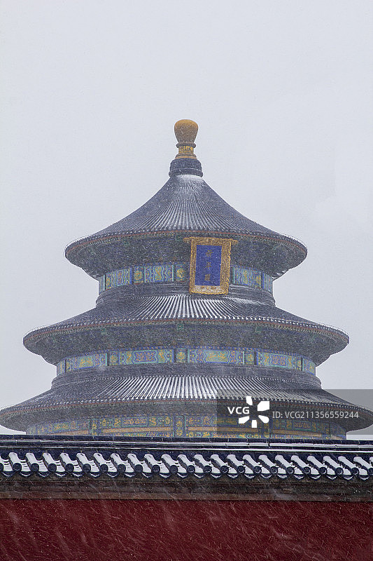 大雪纷飞的北京天坛公园图片素材