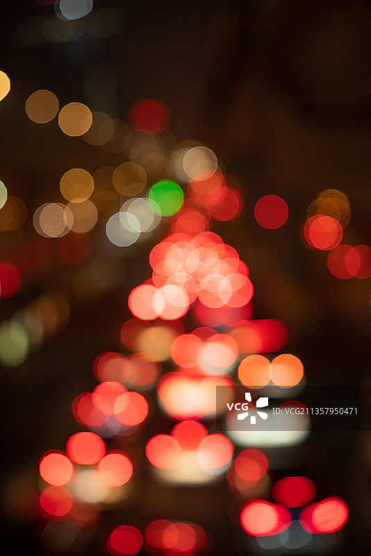城市夜晚，完全虚化的灯光光斑图片素材