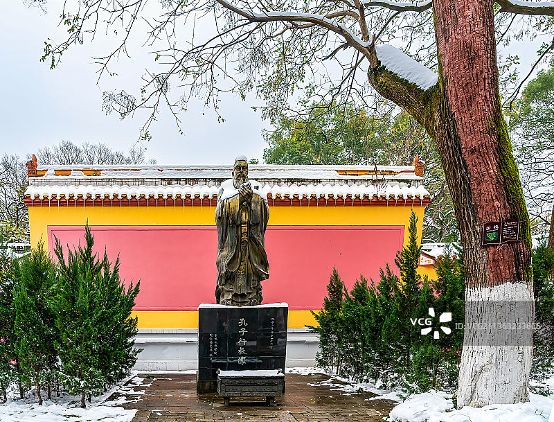 湖南岳麓书院冬天雪景图片素材