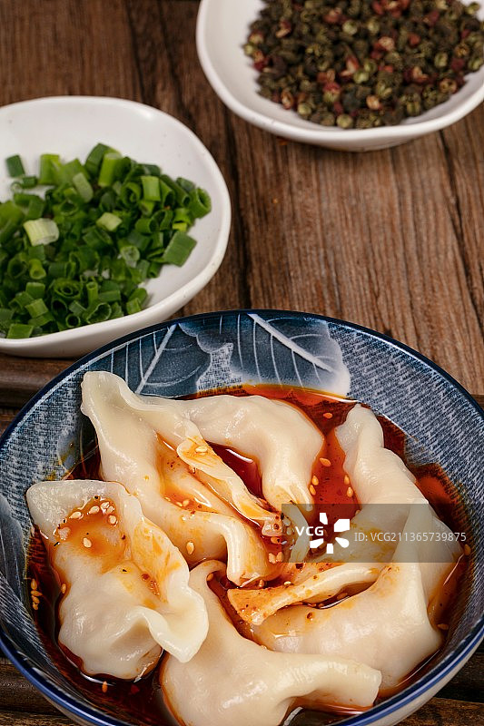 红油饺子图片素材