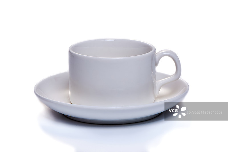 白色咖啡杯与碟在白色孤立的背景图片素材
