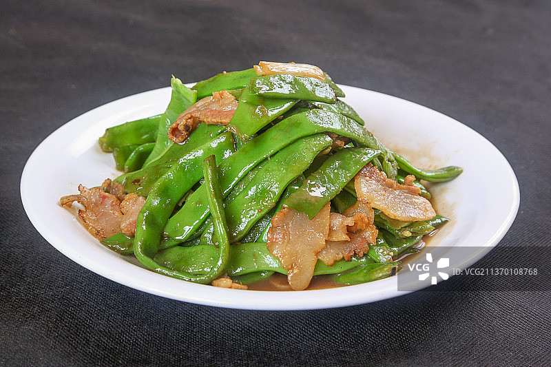 中餐美食-油豆角炒五花肉图片素材